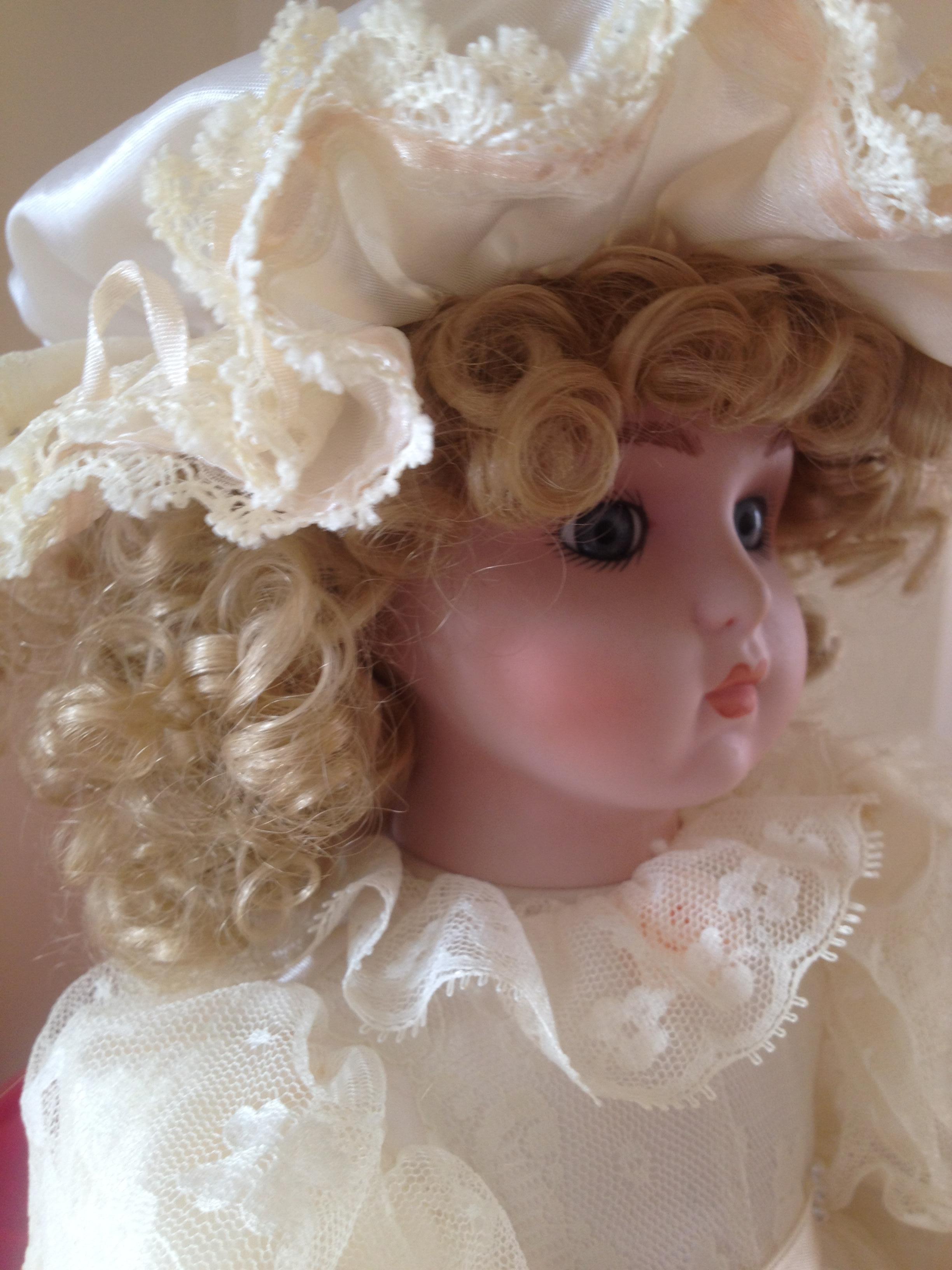 alberon collectors porcelain doll